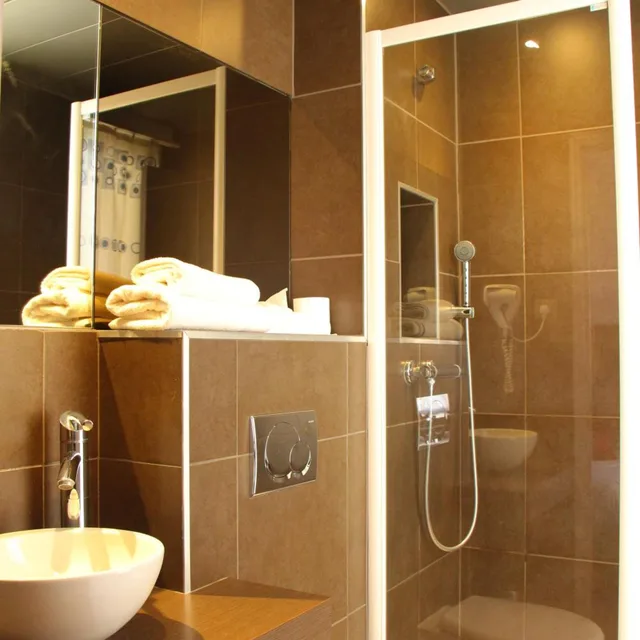 غرفة بسرير مزدوج، Hotel Kyriad Vichy 8/8