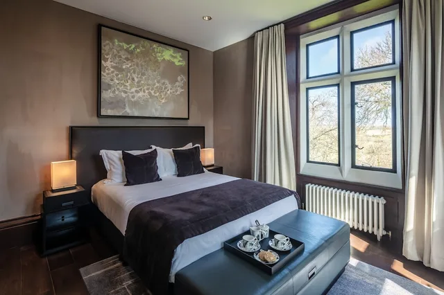 Valley, King Bed، Penrhiw Hotel 1/2