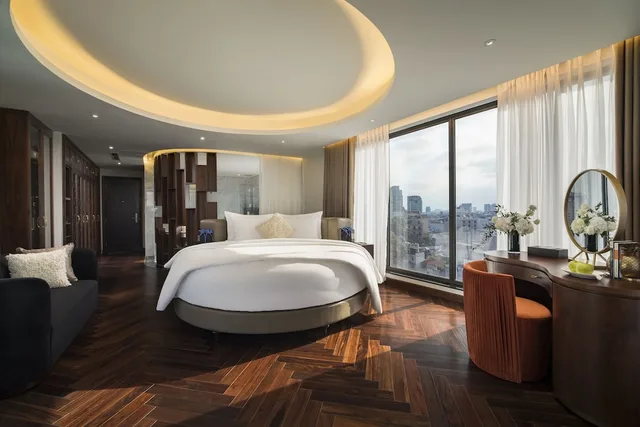 جناح بانورامي بسرير كينج بشرفة بإطلالة، Soleil Boutique Hotel 1/3