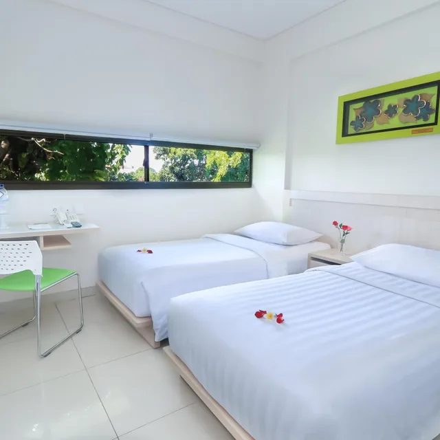 غرفة قياسية بسرير فردي، J Hotel Kuta 1/3