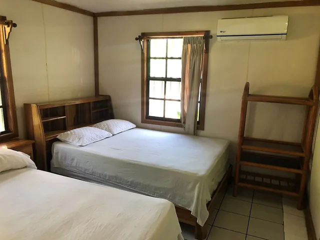 2 Bedrooms, Cabin, 4 Double Beds, Coconut Tree West End 1/2