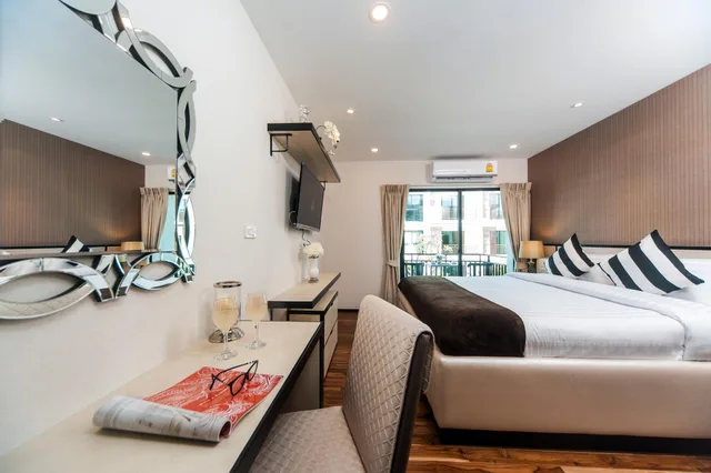 Comfy, King Bed, Pool Access، The Title KR Beach Condotel Rawai Phuket 3/3