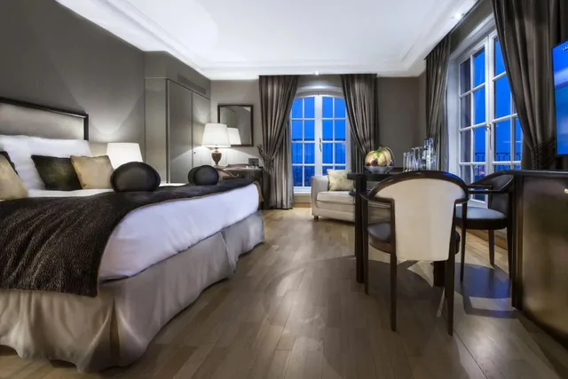 Junior Suite, Double Bed, Villa Florentine 1/10