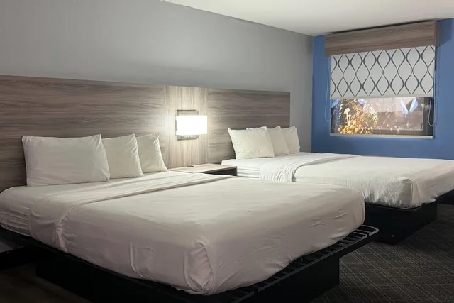 Suite, 2 Queen Beds, Kitchenette, Baymont By Wyndham Indianapolis South 5/10