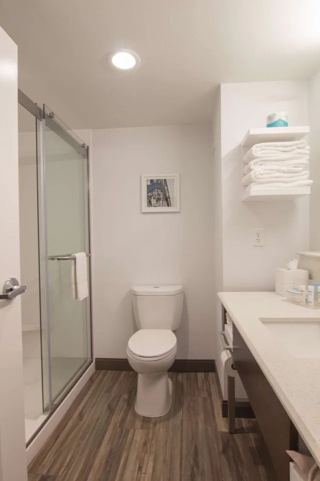 غرفة بسرير كينج مع أريكة، Hampton Inn Medina 6/6