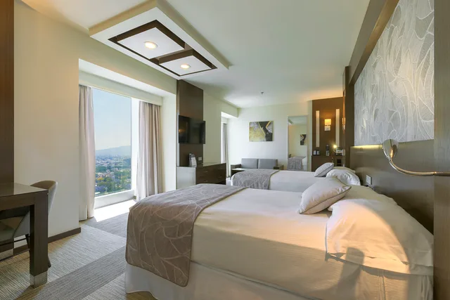 غرفة تنفيذية بسريرين مزدوجين، Riu Plaza Guadalajara 2/5