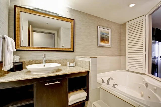 1 Bedroom, Suite, King Bed, Sofa, Jetted Tub, Fairfield Inn and Suites by Marriott Guelph 2/4