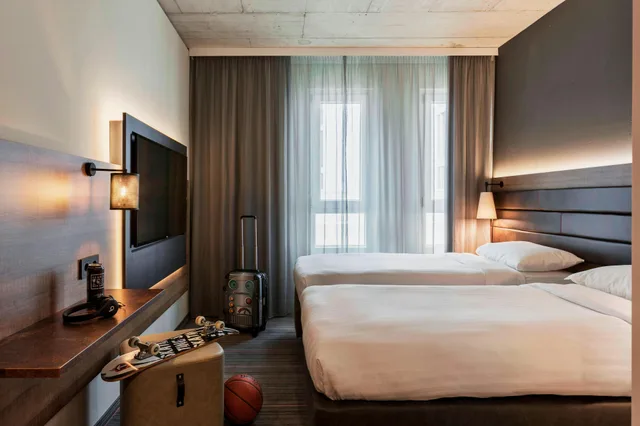 غرفة بسريرين منفصلين، Moxy Frankfurt East 1/4