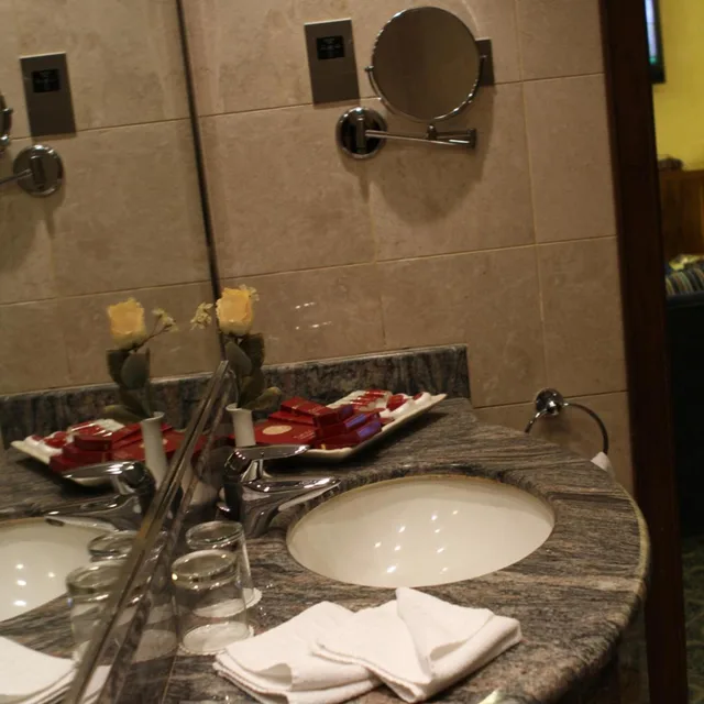 3 Bedrooms, Suite, City View, Maden Hotel 5/6
