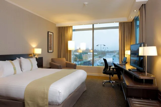 غرفة قياسية بسرير كينج، Holiday Inn Santiago Airport 1/7