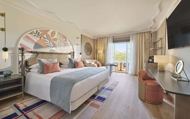 Room, King Bed, Golf Course View, Sofa, Balcony، La Manga Club Hotel Principe Felipe 2/7