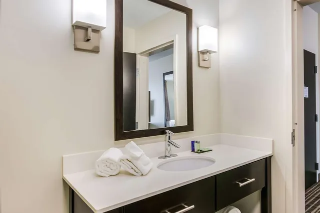 غرفة بسرير كينج، Sleep Inn & Suites Yukon Oklahoma City 6/8