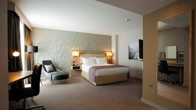 غرفة بريميوم بسرير كينج، Holiday Inn Manchester - City Centre 3/5