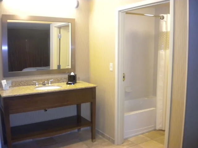 جناح استوديو بسرير كينج مع أريكة، Hampton Inn And Suites Cincinnati Uptown University Area Oh 6/6