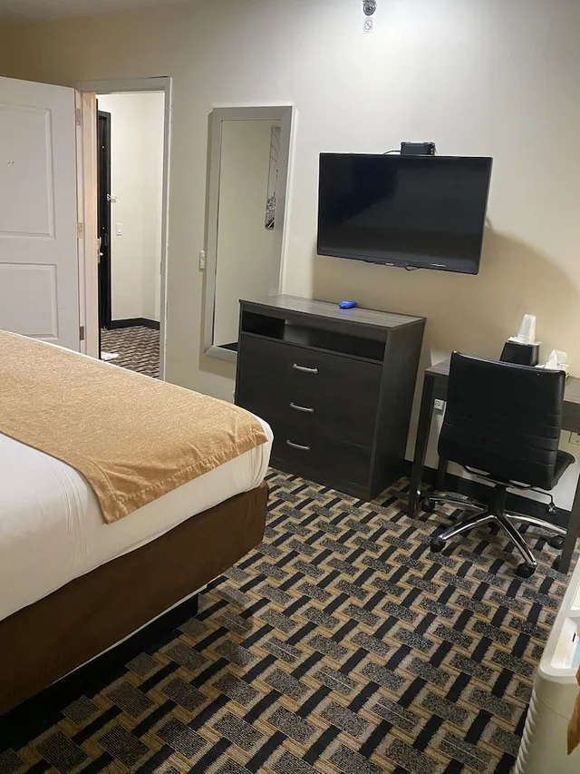 Basic, Single, King Bed, Accessible, Bogart Hotel 5/8