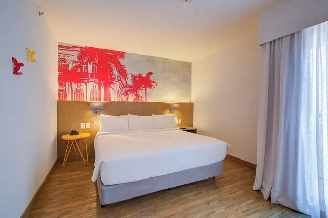 غرفة عائلية رباعية بسرير كينج وسريرين منفصلين، Radisson Red Campinas 3/5