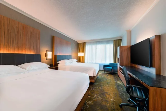 غرفة بسريرين كوين، HYATT REGENCY CALGARY 6/10