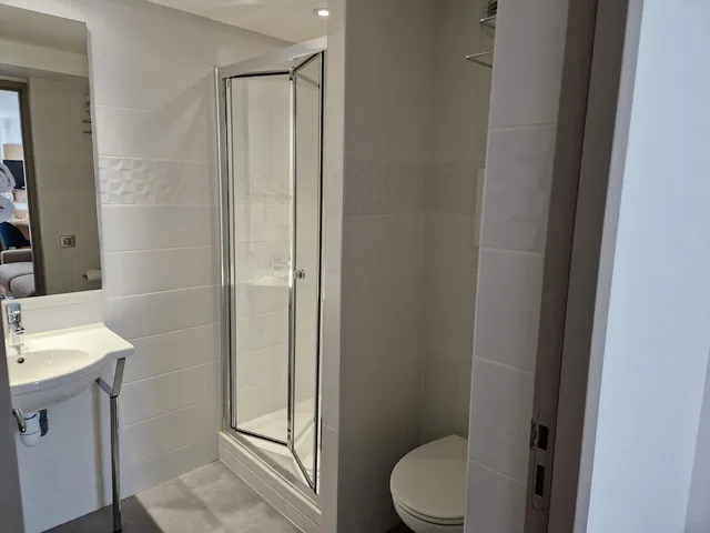 غرفة بسرير مزدوج مع أريكة، Kyriad Quimper Sud 6/6