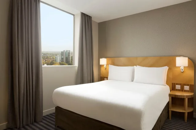 جناح بسرير مزدوج، Ramada Hotel & Suites by Wyndham Coventry 1/3