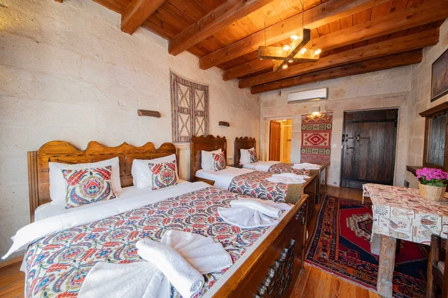 غرفة سوبيريور رباعية بسرير مزدوج وسريرين منفصلين، Safran Cave Hotel 2/5