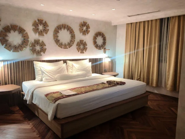 جناح بسرير كوين، De Java Hotel 2/2