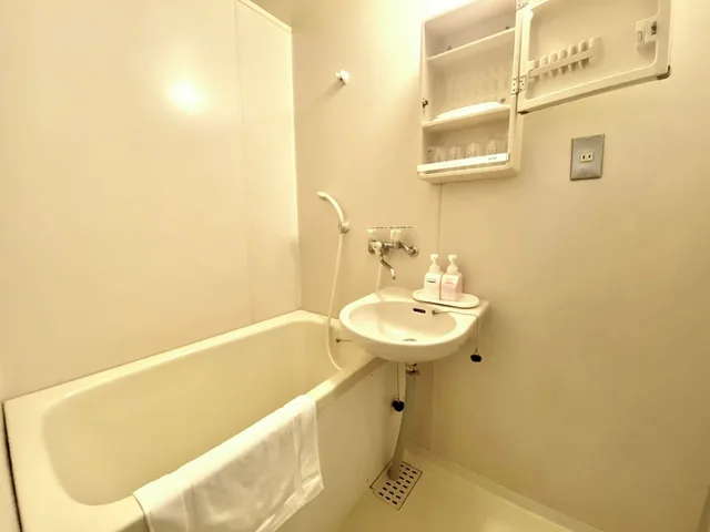 غرفة تقليدية بفرشتي فوتون بـ4 غرف نوم، Oka Hotel 1/2
