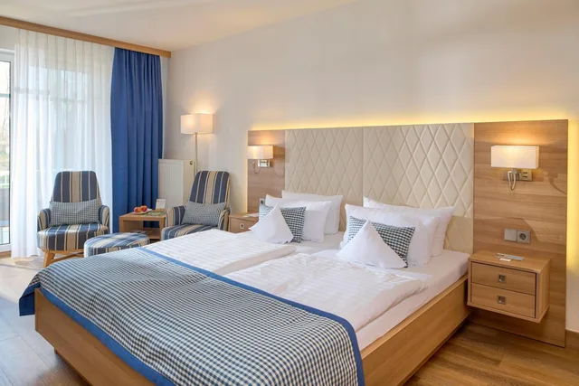 غرفة بسرير مزدوج بإطلالة على البحر بشرفة في الطابق الأرضي، Hotel Bernstein 1/6