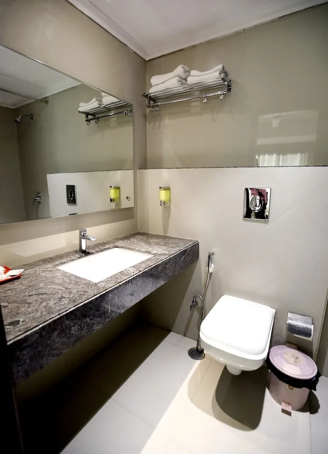 Superior, Queen Bed, City View, The Grand Radiant 7/7