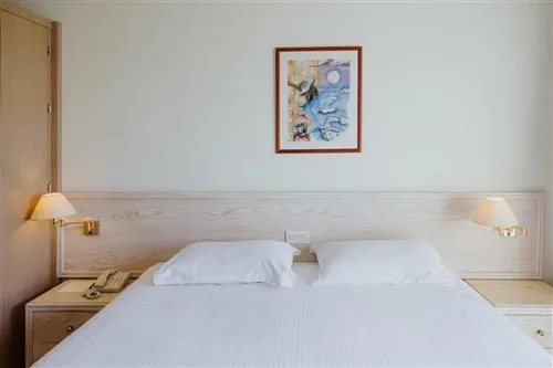 غرفة سوبيريور عائلية بشرفة، Golden Coast Beach Hotel 1/1
