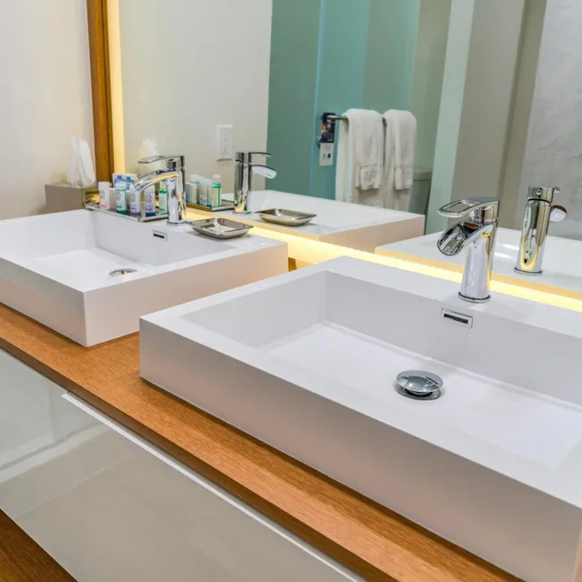 Standard, King Bed, Accessible, Maritime Hotel Fort Lauderdale Cruise Port 9/10