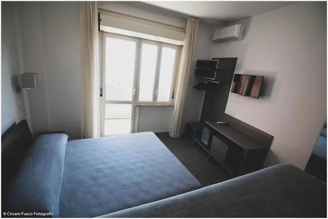 غرفة بسرير مزدوج بإطلالة على البحر، Hotel Caraibi 3/6