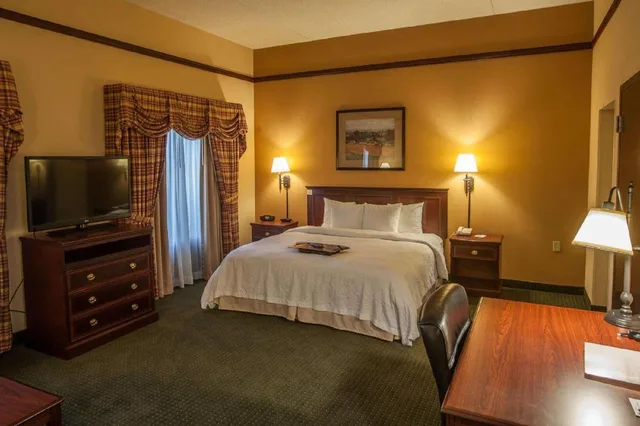 Studio, King Bed, Sofa, Accessible, Hampton Inn Suites Stillwater 2/7