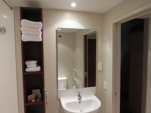Studio, King Bed, Lake View, Queenstown Motel Apartments 8/10