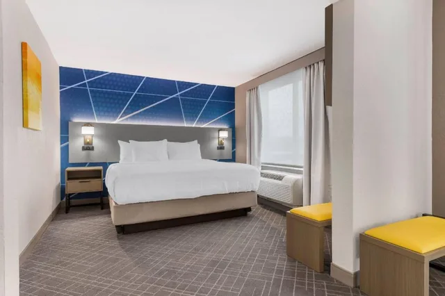 غرفة بسرير كينج وسرير كوين، Comfort Inn & Suites Watervliet 2/4