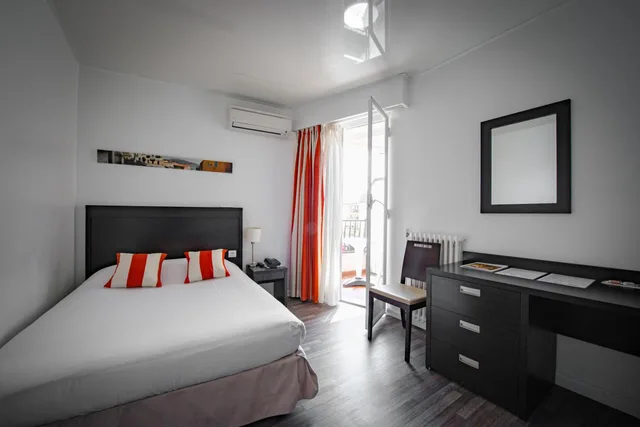 غرفة صغيرة بسرير مزدوج، Exclusive Hotel Comte De Nice 4/7