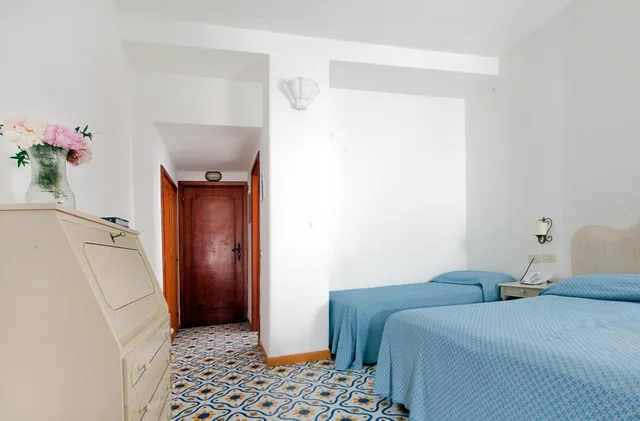 غرفة ثلاثية بإطلالة على المدينة، Hotel Vittoria Positano 4/5