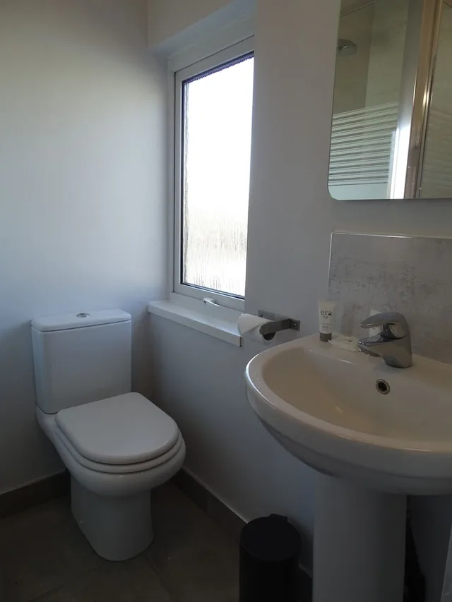 Room, Double Bed, Small, The Beeches Hotel And Leisure Club 3/3