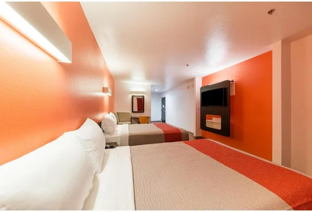 2 Full Beds Smoking, Mini Fridge، Motel6 Fort Worth, TX - North - Saginaw 4/10
