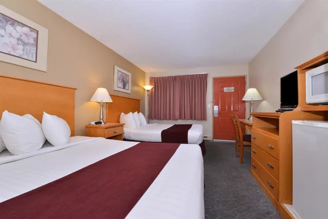 Studio, Suite, 2 Queen Beds, Canadas Best Value Inn Suites Vernon 1/4