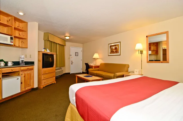 Suite, King Bed, Best Western Horizon Inn 4/7