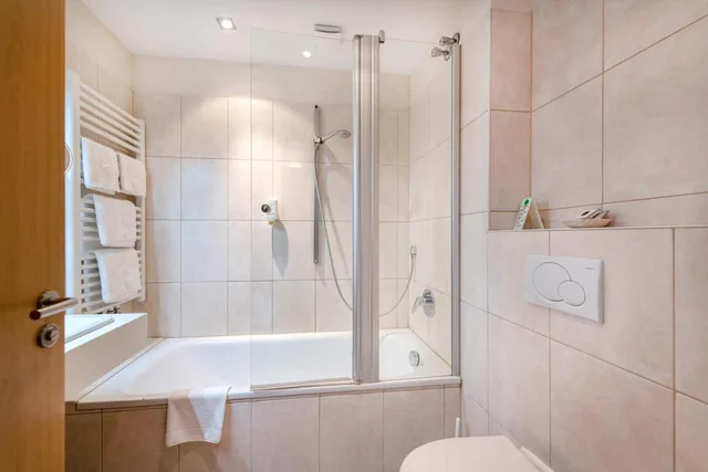 Room, Double Bed, River View, Top Cityline Diehl S Hotel Koblenz 5/5