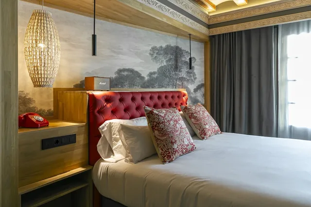 غرفة تنفيذية بسرير كوين بشرفة مع أريكة، Hotel Boutique La Pau 4/7