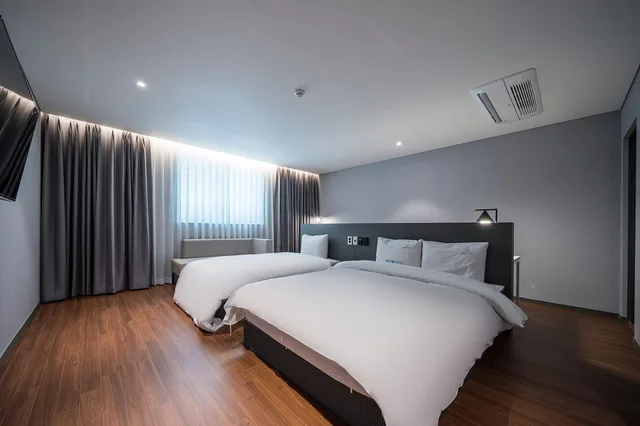غرفة سوبيريور بسرير مزدوج وسرير فردي، 141 Mini Hotel 1/2
