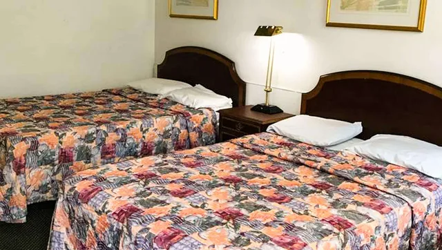 غرفة قياسية بسريرين كوين، Relax Inn Motel And Bar 3/4