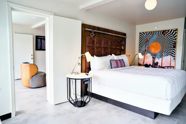 غرفة قياسية بسرير كينج بإطلالة على الفناء، Heights House Hotel - Houston Heights Downtown, an Ascend Collection Hotel 1/10