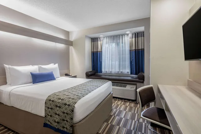 غرفة بسرير كوين لذوي الإعاقة، Microtel Inn Suites By Wyndham Atlanta Buckhead Area 1/2