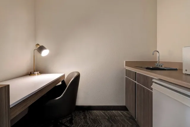 جناح بسرير كينج مع أريكة لذوي الإعاقة، Springhill Suites Las Cruces 5/5
