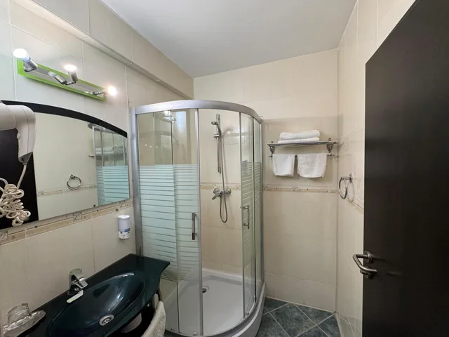 Standard, Double Bed, Hotel Helin Aeroport 9/9