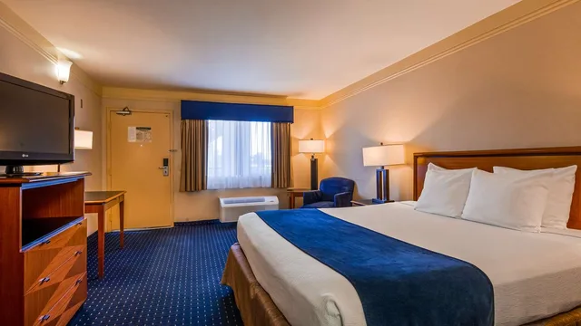 غرفة بسرير كينج، Best Western San Diego Pacific Beach/Mission Bay 1/8