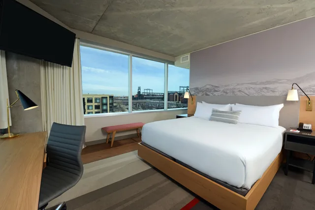 Expanded, Standard, King Bed, City View, Hotel Indigo Denver Downtown - Union Station, an IHG Hotel 4/10